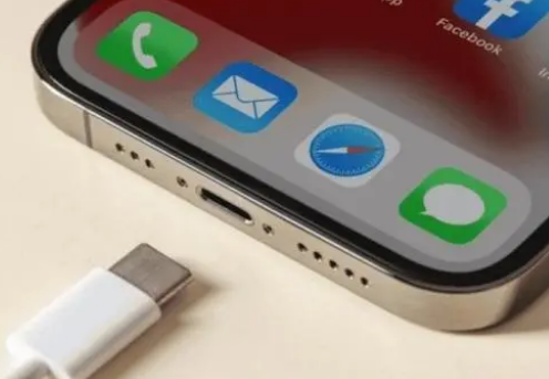 康定苹果15维修分享iPhone15改USB-C接口后能和安卓用户互借充电器吗 